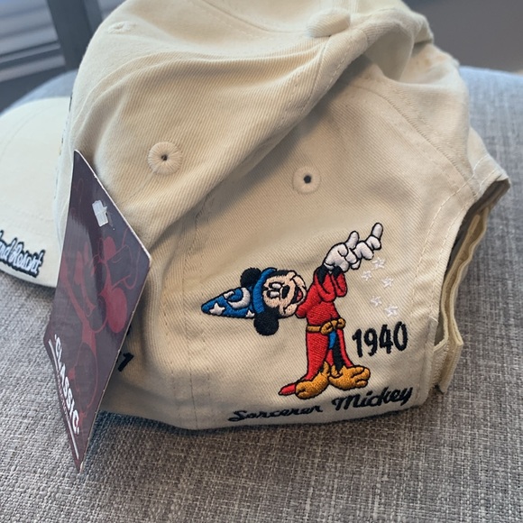 Disney Classic Collection - Mickey Mouse through the years - Picture 2 of 5